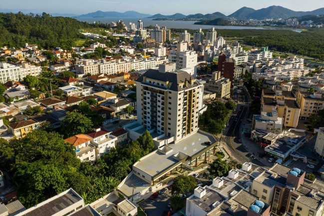 Imagem Imóvel à Venda, em Trindade - Florianópolis Imagem Imóvel à Venda, em Trindade - Florianópolis