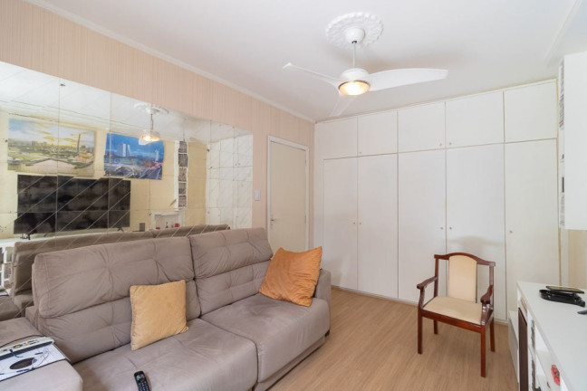 Imagem Imóvel com 2 Quartos à Venda, em Petrópolis - Porto Alegre Imagem Imóvel com 2 Quartos à Venda, em Petrópolis - Porto Alegre