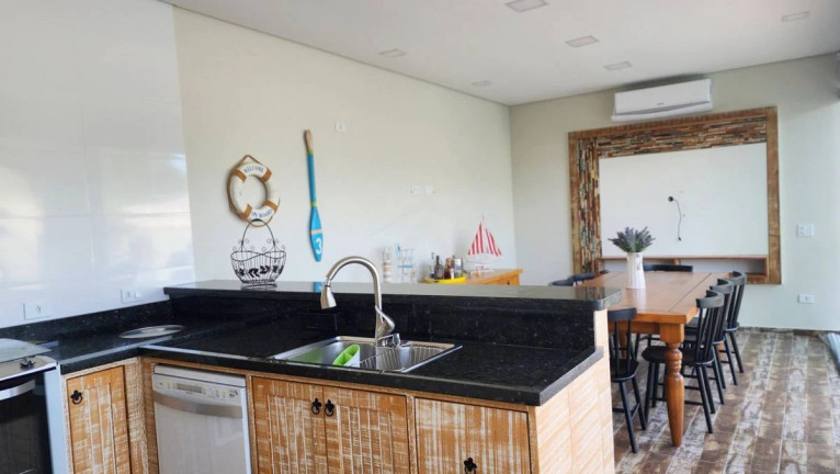 Imagem Casa com 3 Quartos à Venda, 163 m² em Mariluz - Itapoá