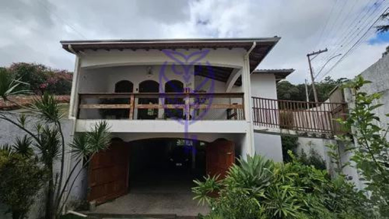 Imagem Casa com 3 Quartos à Venda, 383 m² em Centro - Serra Negra Imagem Casa com 3 Quartos à Venda, 383 m² em Centro - Serra Negra