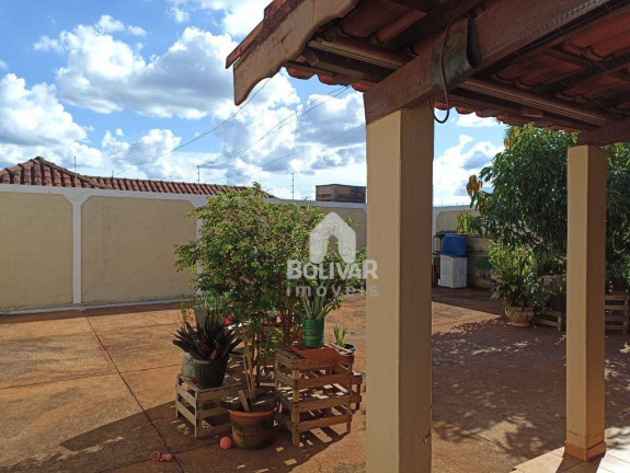 Imagem Casa com 3 Quartos à Venda, 200 m² em Setor Afonso Pena - Itumbiara