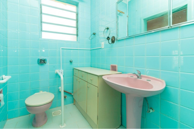 Imagem Casa com 3 Quartos à Venda, 195 m² em Santa Maria Goretti - Porto Alegre Imagem Casa com 3 Quartos à Venda, 195 m² em Santa Maria Goretti - Porto Alegre