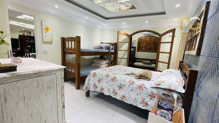 Imagem Casa com 3 Quartos à Venda, 500 m² em Canto Do Forte - Praia Grande Imagem Casa com 3 Quartos à Venda, 500 m² em Canto Do Forte - Praia Grande