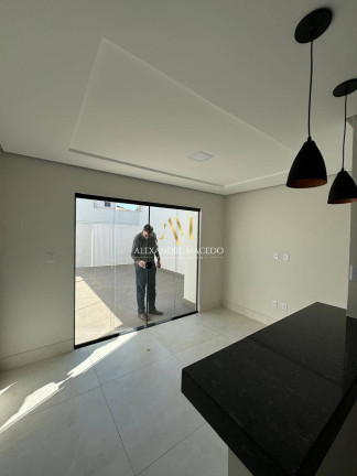 Imagem Casa com 3 Quartos à Venda, 130 m² em Vila Campos - Montes Claros