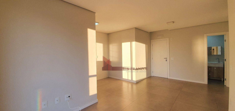 Imagem Apartamento com 2 Quartos para Alugar, 70 m² em São João - Itajaí Imagem Apartamento com 2 Quartos para Alugar, 70 m² em São João - Itajaí