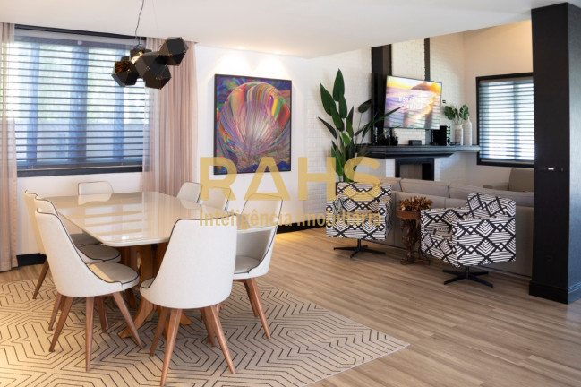 Imagem Casa com 6 Quartos à Venda, 439 m² em América - Joinville Imagem Casa com 6 Quartos à Venda, 439 m² em América - Joinville