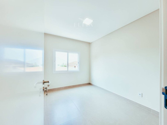 Imagem Sobrado com 3 Quartos à Venda, 131 m² em Centro - Barra Velha