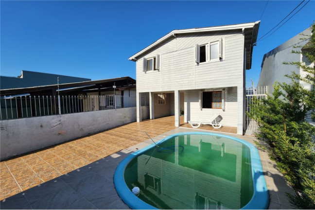 Casa com 3 Quartos à Venda,  em Olaria - Canoas