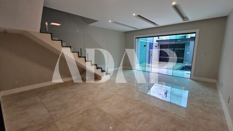 Imagem Casa com 3 Quartos para Alugar, 160 m² em Vargem Grande - Rio De Janeiro Imagem Casa com 3 Quartos para Alugar, 160 m² em Vargem Grande - Rio De Janeiro