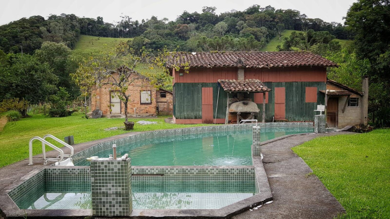 Chácara à Venda, 330 m² em Palhoça