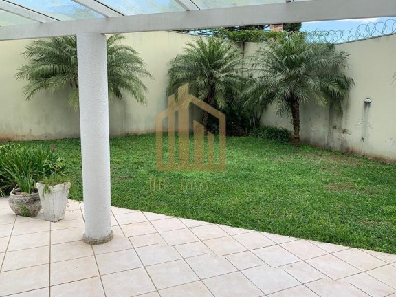 Imagem Casa com 3 Quartos à Venda, 304 m² em Uberaba - Curitiba