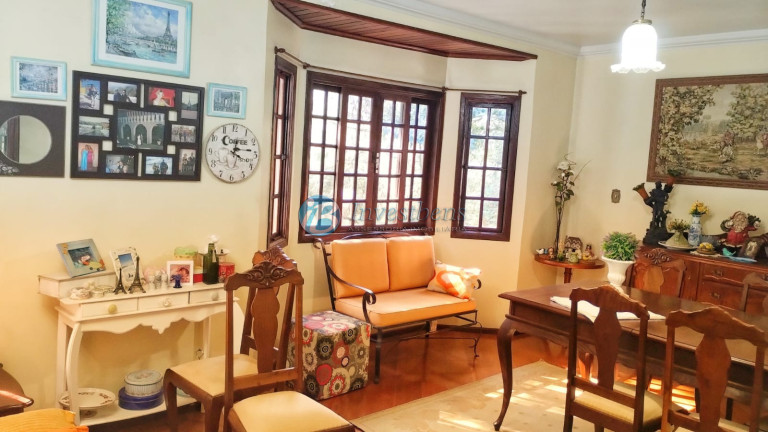 Imagem Casa com 4 Quartos à Venda, 350 m² em Taboão - Curitiba