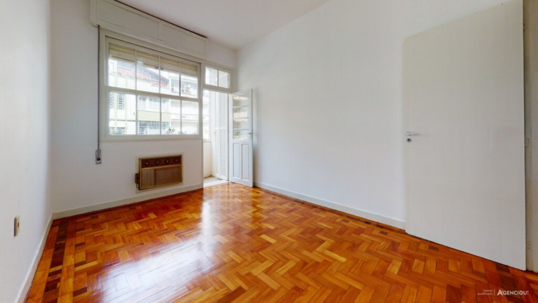 Imagem Imóvel com 3 Quartos à Venda, 108 m² em Santana - Porto Alegre Imagem Imóvel com 3 Quartos à Venda, 108 m² em Santana - Porto Alegre