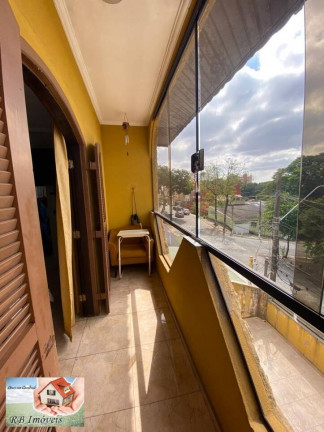 Imagem Casa com 3 Quartos à Venda, 252 m² em Vila Pires - Santo André
