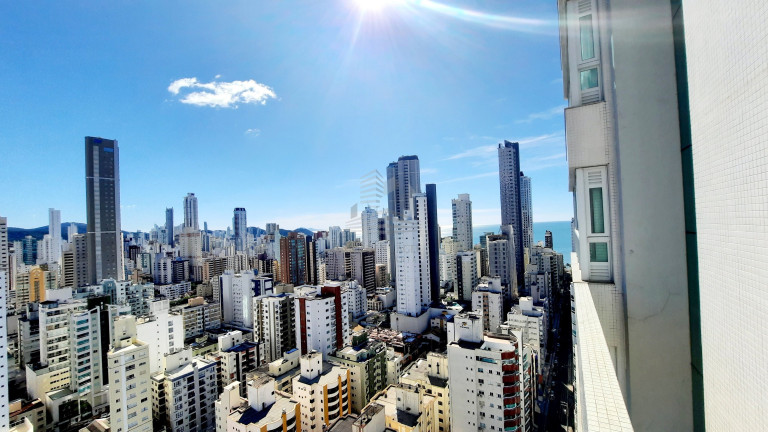 Imagem Apartamento com 4 Quartos à Venda, 140 m² em Centro - Balneário Camboriú Imagem Apartamento com 4 Quartos à Venda, 140 m² em Centro - Balneário Camboriú