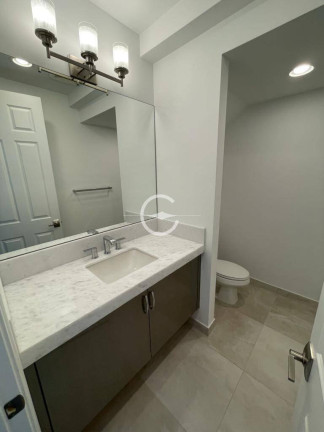 Imagem Casa com 4 Quartos à Venda, 380 m² em São Paulo Imagem Casa com 4 Quartos à Venda, 380 m² em São Paulo