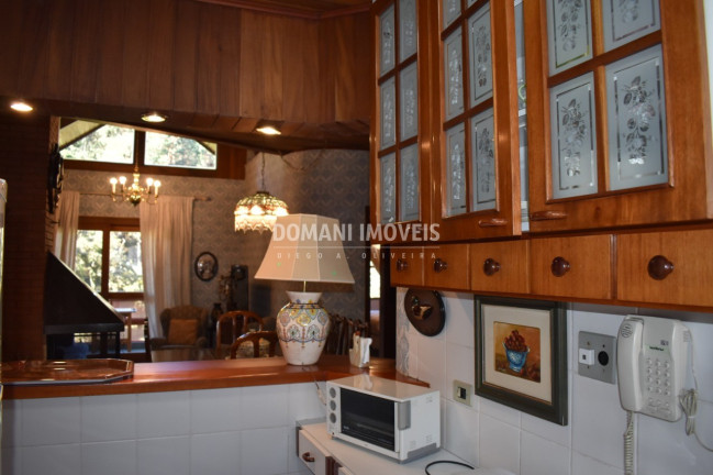 Imagem Imóvel com 4 Quartos à Venda, 162 m² em Região De Capivari - Campos Do Jordão Imagem Imóvel com 4 Quartos à Venda, 162 m² em Região De Capivari - Campos Do Jordão