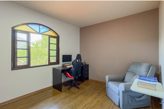 Imagem Casa com 5 Quartos à Venda, 208 m² em Parque Dos Maias - Porto Alegre
