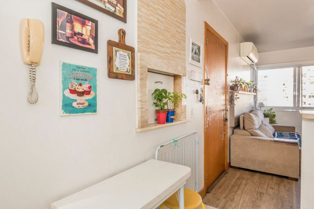 Imagem Imóvel com 2 Quartos à Venda, 79 m² em Menino Deus - Porto Alegre Imagem Imóvel com 2 Quartos à Venda, 79 m² em Menino Deus - Porto Alegre