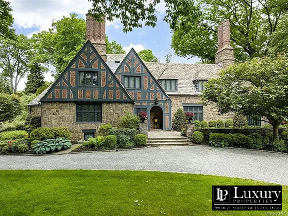 Imagem Casa com 5 Quartos à Venda,  em Bronxville - New York City