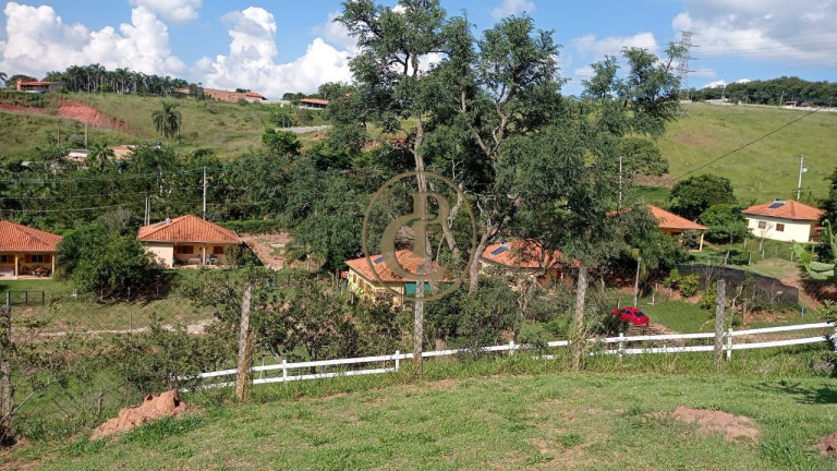Imagem Chácara com 3 Quartos à Venda, 300 m² em Caçapava Velha - Caçapava Imagem Chácara com 3 Quartos à Venda, 300 m² em Caçapava Velha - Caçapava