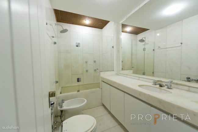 Imagem Apartamento com 4 Quartos à Venda, 319 m² em Lagoa - Rio De Janeiro Imagem Apartamento com 4 Quartos à Venda, 319 m² em Lagoa - Rio De Janeiro