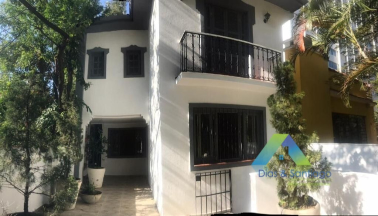 Imagem Sobrado com 6 Quartos à Venda, 300 m² em Cerqueira César - São Paulo