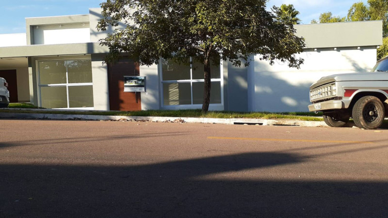 Imagem Casa com 3 Quartos à Venda, 231 m² em Jardim Imperial - Cuiabá