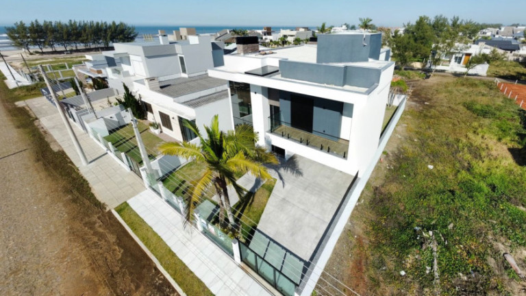 Casa com 4 Quartos à Venda, 252 m² em Balneário Rosa Do Mar - Passo De Torres