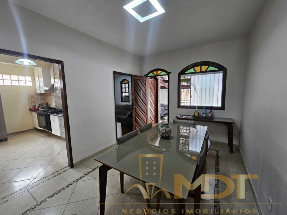 Casa com 4 Quartos à Venda, 145 m² em Santa Amélia - Belo Horizonte