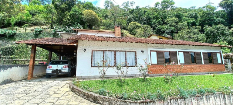 Imagem Casa com 6 Quartos à Venda, 430 m² em Barra Do Imbuí - Teresópolis