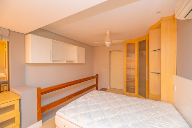 Imagem Imóvel com 1 Quarto à Venda, 47 m² em Menino Deus - Porto Alegre Imagem Imóvel com 1 Quarto à Venda, 47 m² em Menino Deus - Porto Alegre