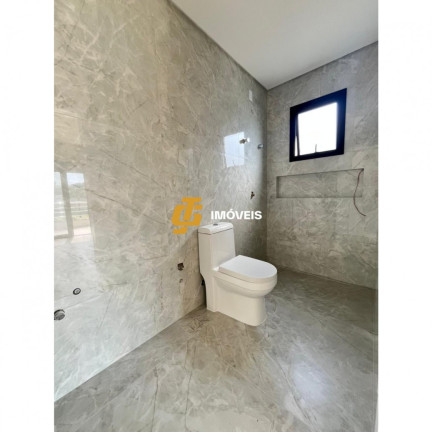 Imagem Casa com 4 Quartos à Venda, 305 m² em Areias - Camboriú Imagem Casa com 4 Quartos à Venda, 305 m² em Areias - Camboriú