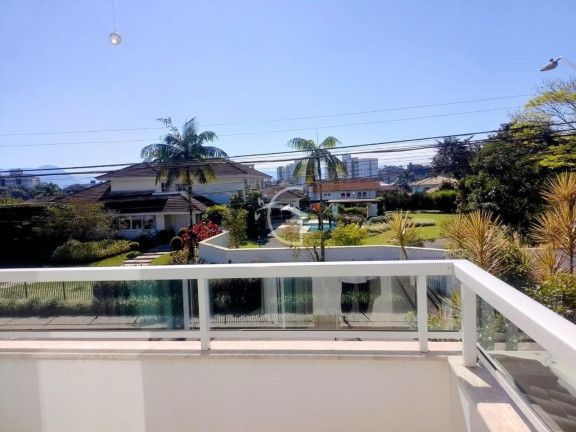 Imagem Sobrado com 3 Quartos à Venda,  em Saguaçu - Joinville
