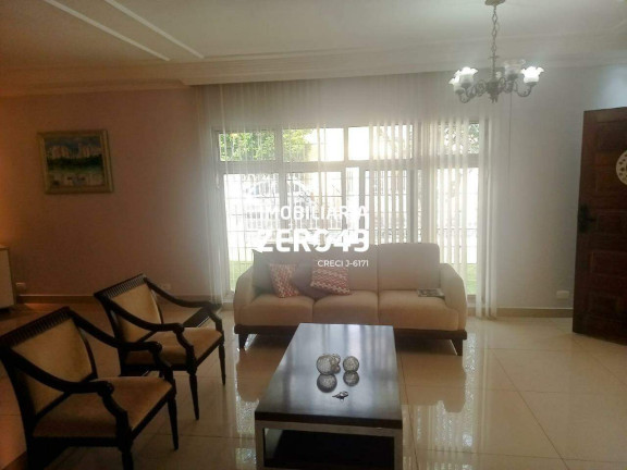 Imagem Casa com 4 Quartos à Venda, 325 m² em Champagnat - Londrina