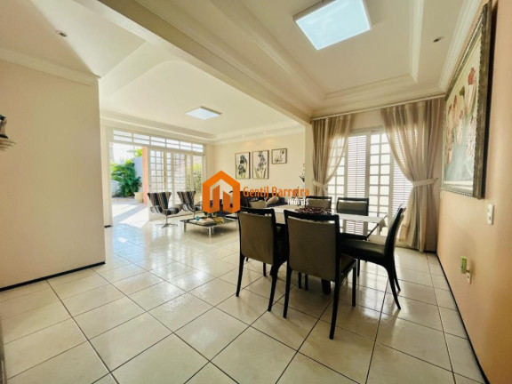 Imagem Casa com 4 Quartos à Venda, 396 m² em São Gerardo - Fortaleza Imagem Casa com 4 Quartos à Venda, 396 m² em São Gerardo - Fortaleza
