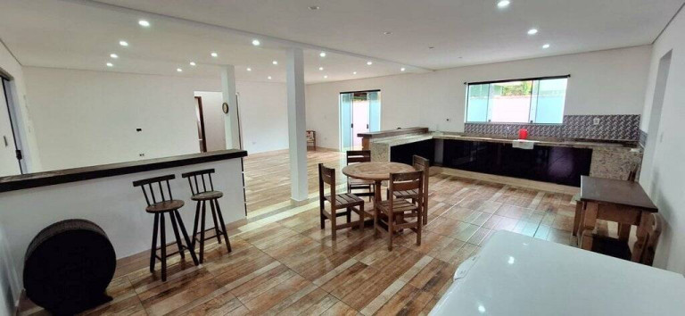 Imagem Casa com 4 Quartos à Venda, 360 m² em Jardim Beira Mar - Peruíbe