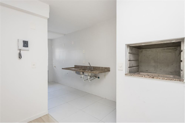 Imagem Imóvel com 2 Quartos à Venda,  em Passo Da Areia - Porto Alegre