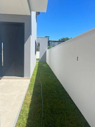 Imagem Casa com 3 Quartos à Venda, em Campeche - Florianópolis Imagem Casa com 3 Quartos à Venda, em Campeche - Florianópolis