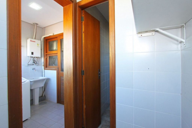 Imagem Imóvel com 2 Quartos à Venda, 143 m² em Menino Deus - Porto Alegre Imagem Imóvel com 2 Quartos à Venda, 143 m² em Menino Deus - Porto Alegre