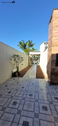 Imagem Casa com 2 Quartos à Venda,  em Bal. Nereidas - Guaratuba