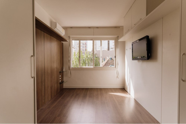 Imagem Imóvel com 3 Quartos à Venda, em Rio Branco - Porto Alegre Imagem Imóvel com 3 Quartos à Venda, em Rio Branco - Porto Alegre