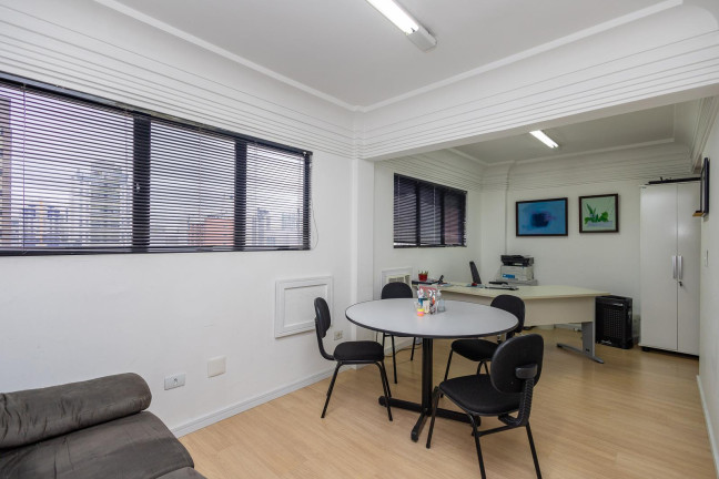 Sala Comercial à Venda, 44 m² em Centro - Curitiba