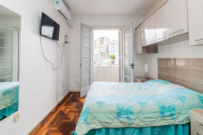 Imagem Imóvel com 3 Quartos à Venda, 70 m² em Centro Histórico - Porto Alegre Imagem Imóvel com 3 Quartos à Venda, 70 m² em Centro Histórico - Porto Alegre
