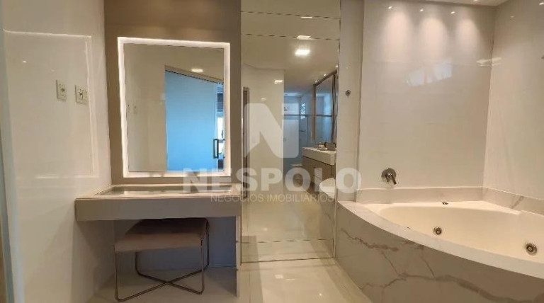 Imagem Apartamento à Venda, 300 m² em Meia Praia - Itapema Imagem Apartamento à Venda, 300 m² em Meia Praia - Itapema
