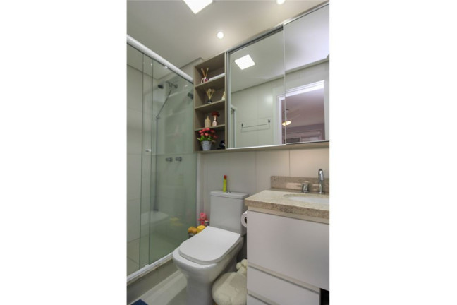 Imagem Imóvel com 2 Quartos à Venda, em Vila Nova - Porto Alegre Imagem Imóvel com 2 Quartos à Venda, em Vila Nova - Porto Alegre
