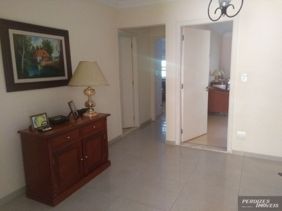 Imagem Casa com 4 Quartos à Venda ou Locação, 205 m² em Pacaembu - São Paulo