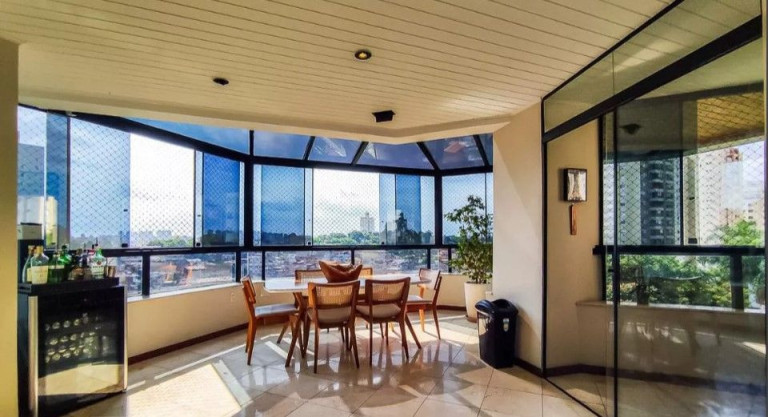 Imagem Imóvel com 3 Quartos à Venda, 232 m² em Vila Suzana - São Paulo