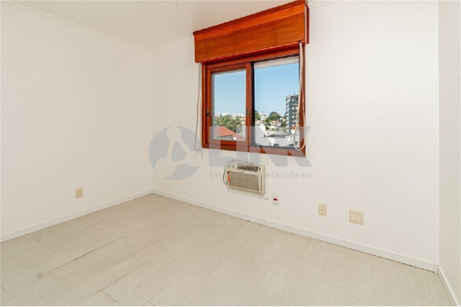 Imagem Imóvel com 2 Quartos à Venda, 187 m² em Jardim Itu - Porto Alegre Imagem Imóvel com 2 Quartos à Venda, 187 m² em Jardim Itu - Porto Alegre