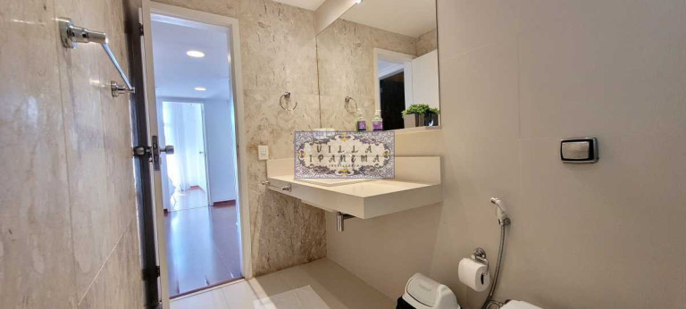 Imagem Apartamento com 4 Quartos à Venda, 250 m² em Copacabana - Rio De Janeiro
